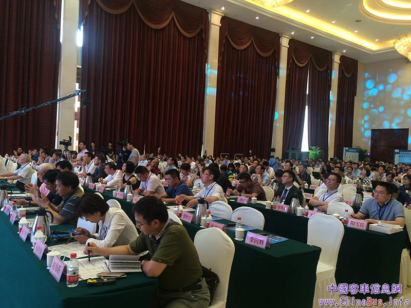 专家的精彩演讲吸引了大家的关注