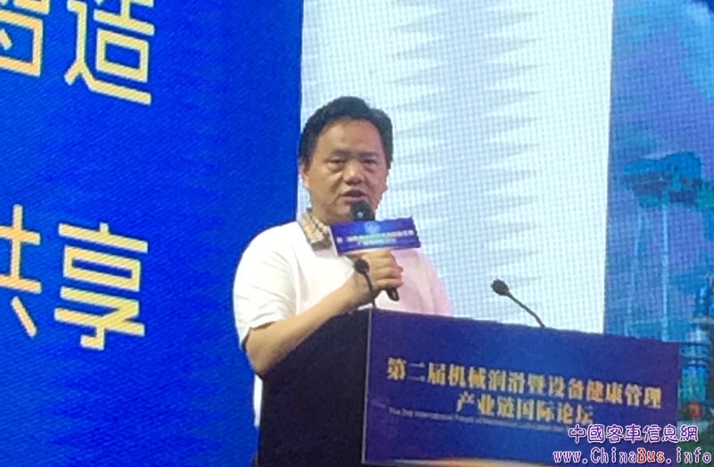 武汉钢铁集团公司副总经理胡邦喜以《冶金设备智能维修研究及在武钢“万点受控”工程中的应用》为题发表演讲。