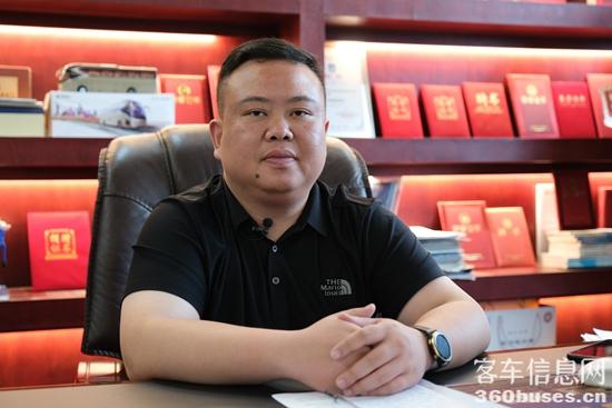 2张家界中信旅游运输有限责任公司董事长许杉.JPG