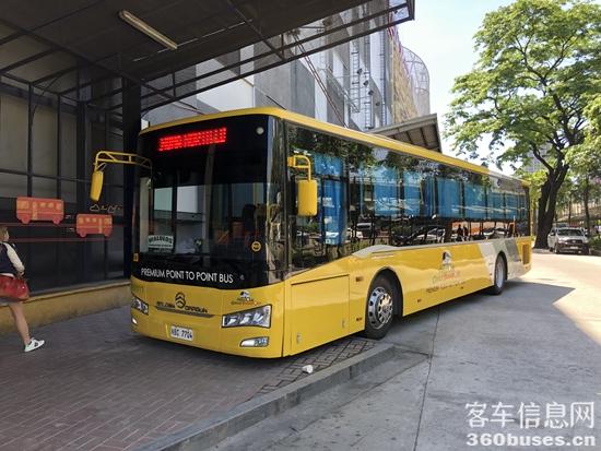 2 在菲律宾当地运营的金旅客车1.jpg