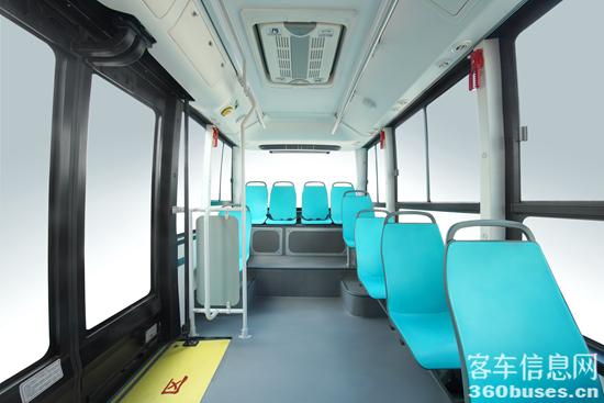 2 驰睿公交版车内空间.png