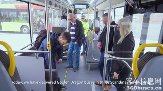 1761701750293467.jpg 2 终端客户现场验车.jpg