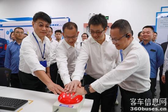 1763086319149964.jpg 2.jpg