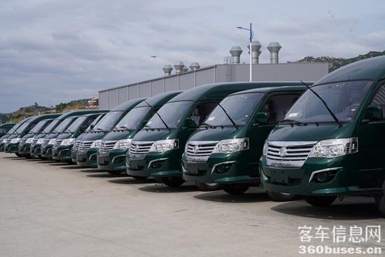 金旅龙运850批量交付.JPG